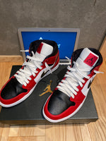 Air Jordan 1 Mids Chicago Black Toe